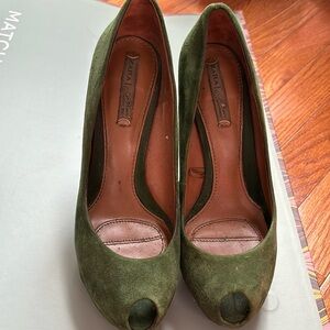 Zara Suede green pencil heels